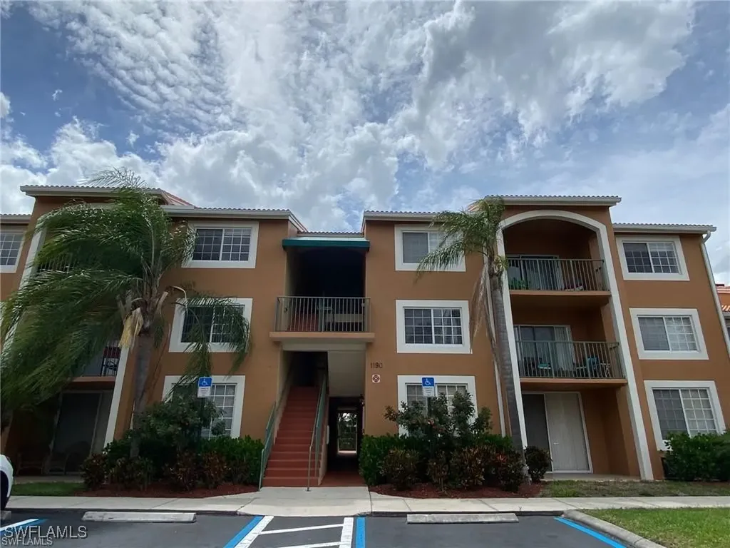 1185 Wildwood Lakes Boulevard Naples FL 34104