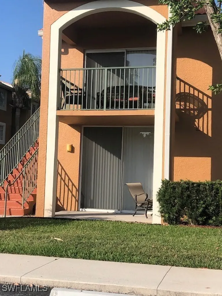1185 Wildwood Lakes Boulevard Naples FL 34104