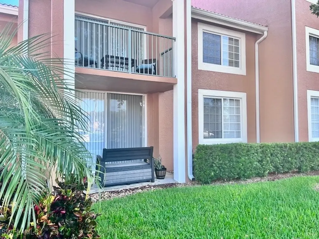 1185 Wildwood Lakes Boulevard Naples FL 34104