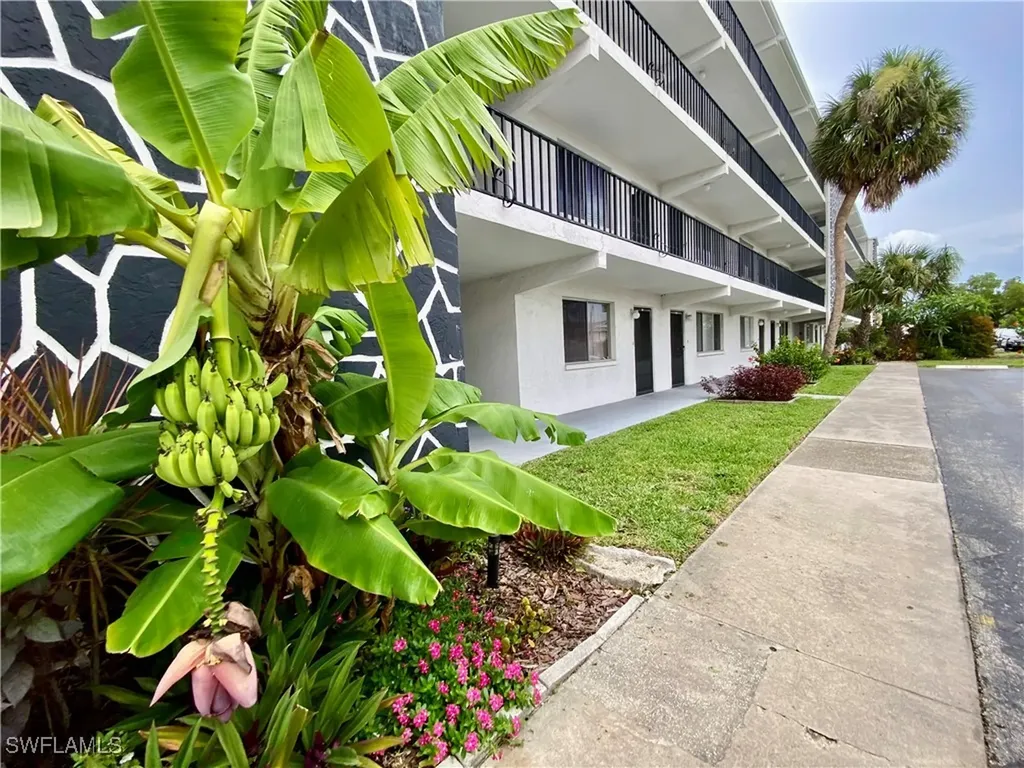 4906 Victoria Drive Cape Coral FL 33904