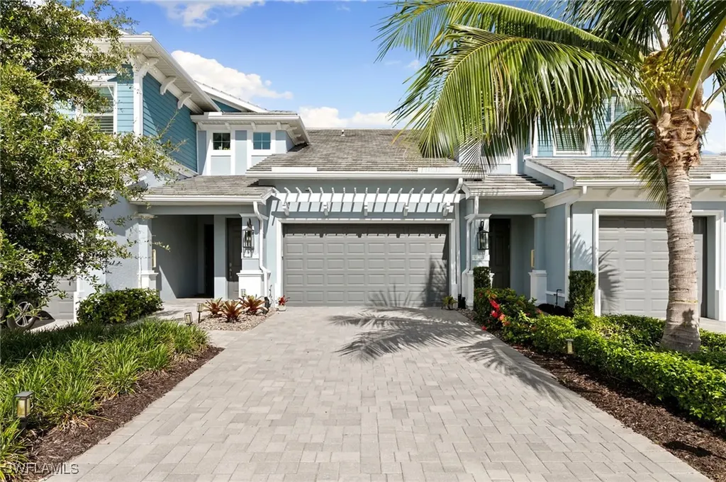 2567 Seychelles Drive Naples FL 34112