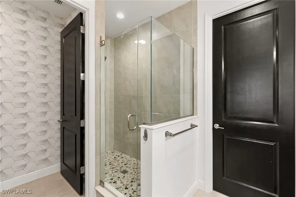2567 Seychelles Drive Naples FL 34112