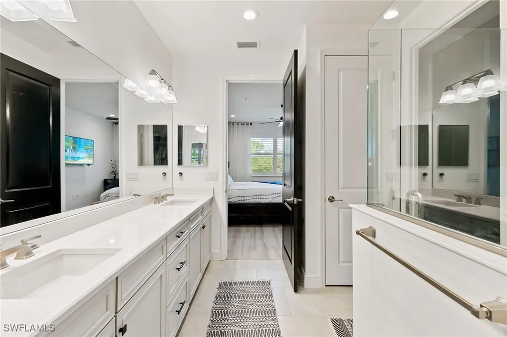 2567 Seychelles Drive Naples FL 34112