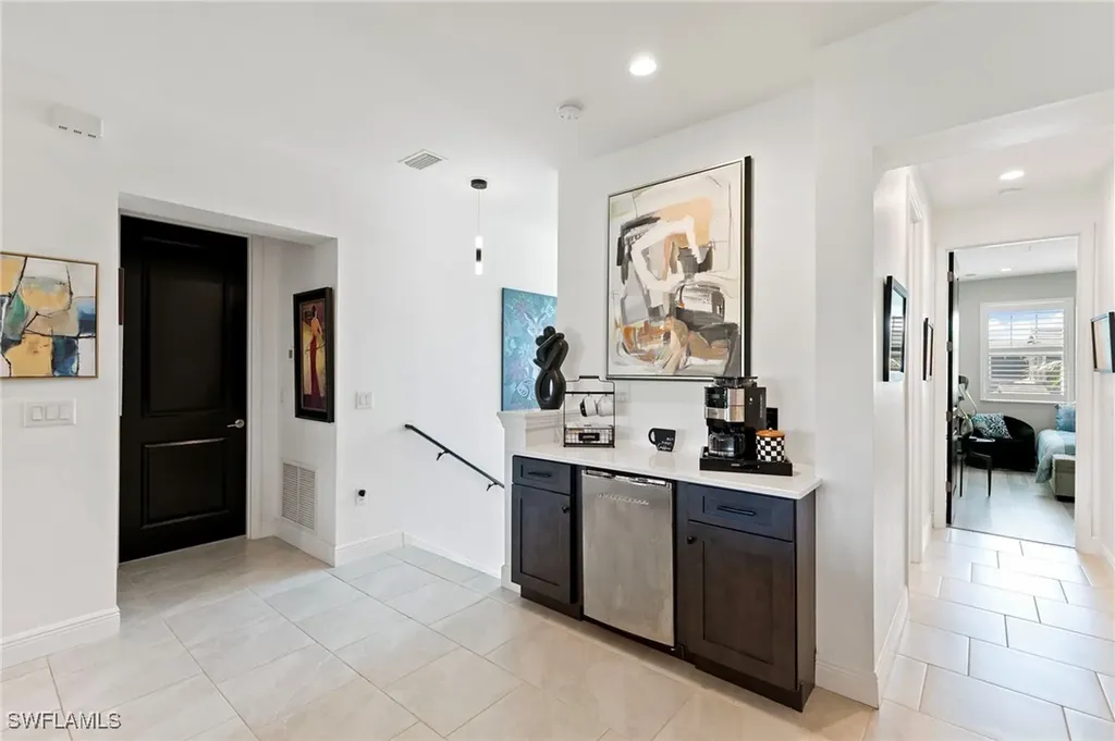 2567 Seychelles Drive Naples FL 34112