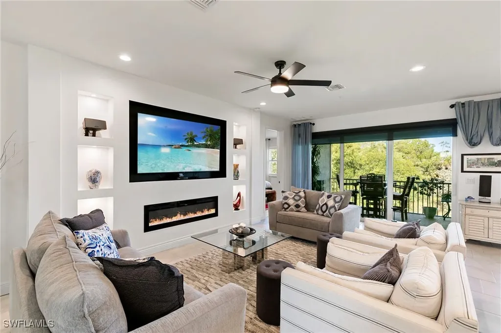 2567 Seychelles Drive Naples FL 34112
