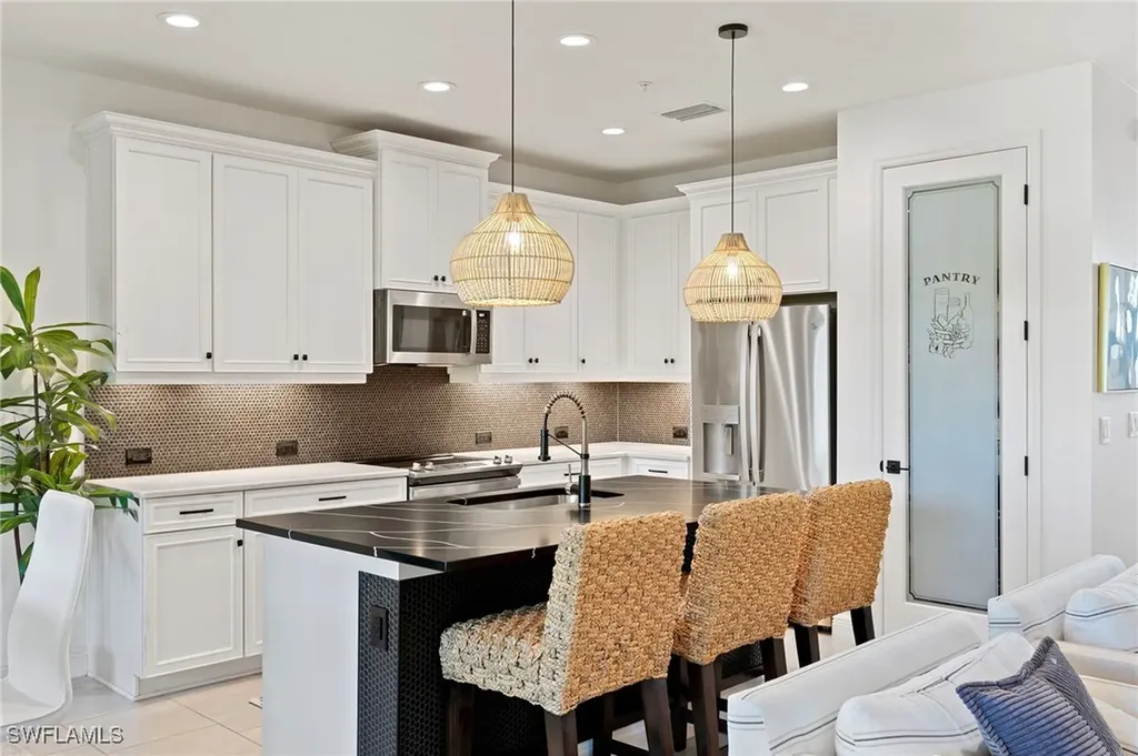 2567 Seychelles Drive Naples FL 34112