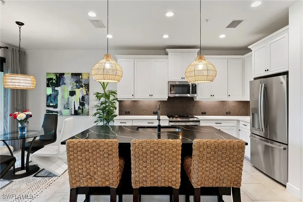 2567 Seychelles Drive Naples FL 34112