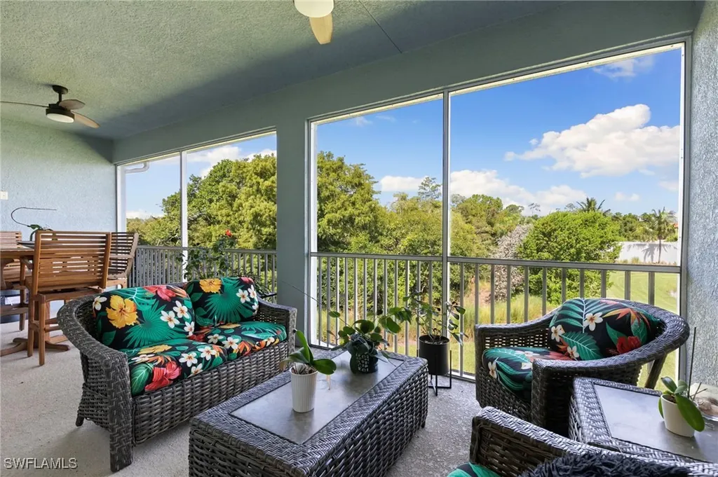 2567 Seychelles Drive Naples FL 34112
