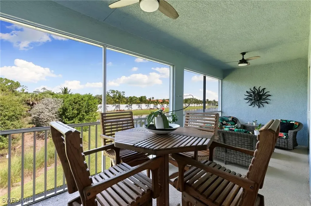 2567 Seychelles Drive Naples FL 34112