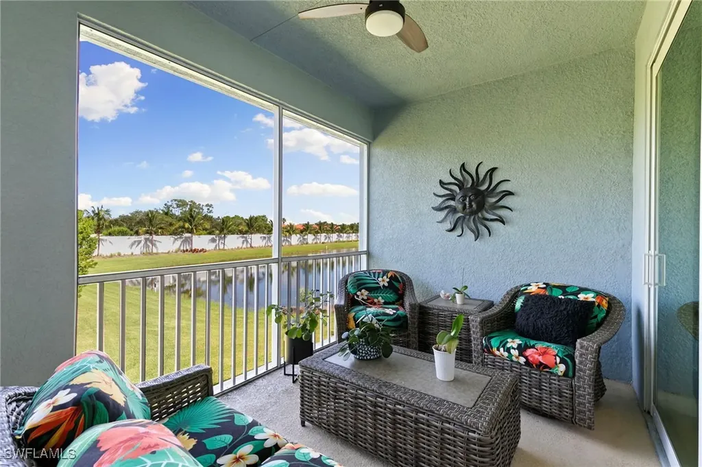 2567 Seychelles Drive Naples FL 34112
