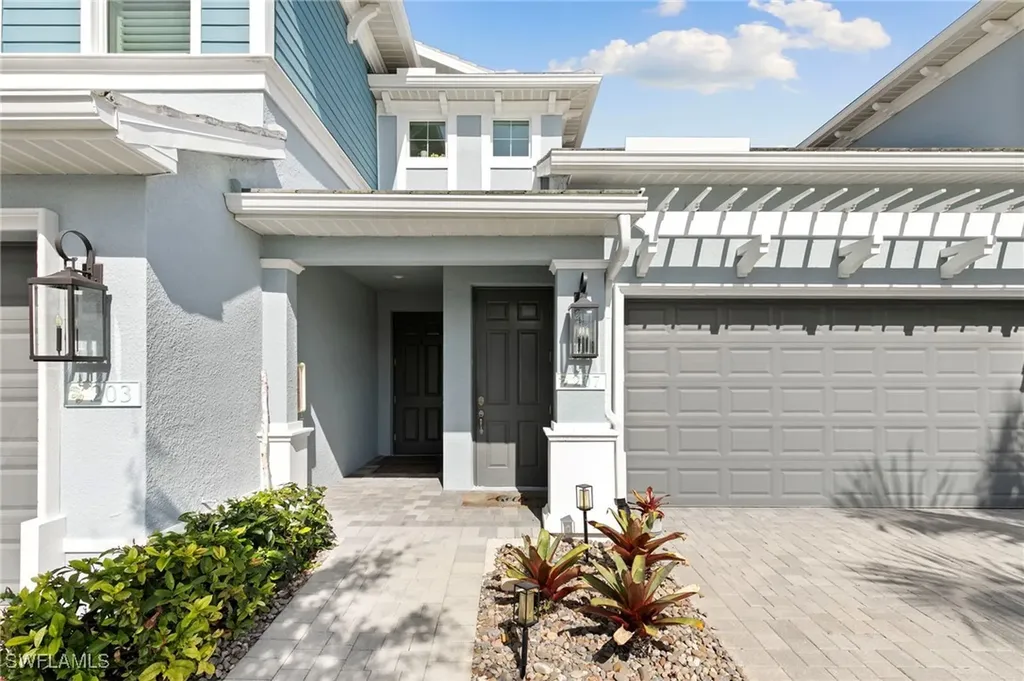 2567 Seychelles Drive Naples FL 34112