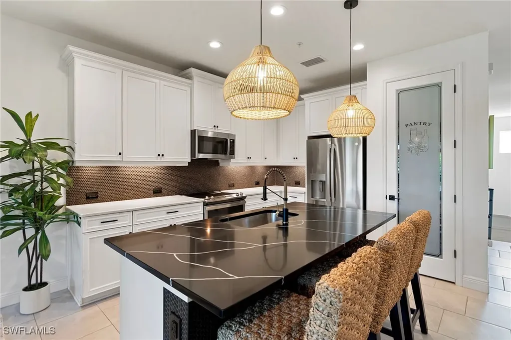 2567 Seychelles Drive Naples FL 34112