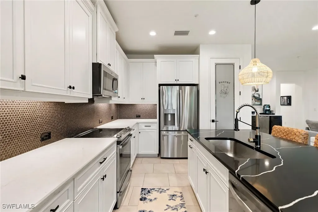 2567 Seychelles Drive Naples FL 34112