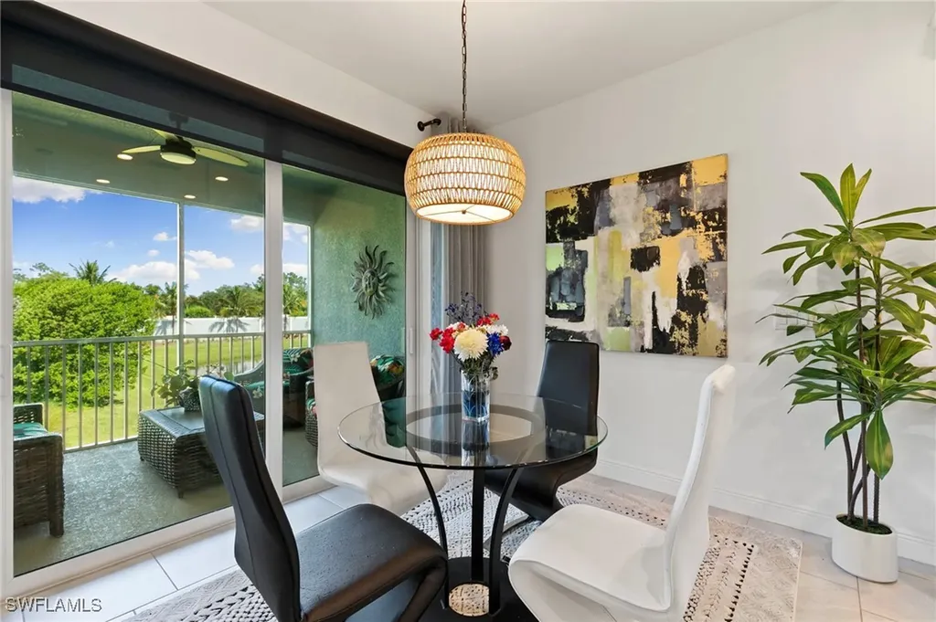 2567 Seychelles Drive Naples FL 34112