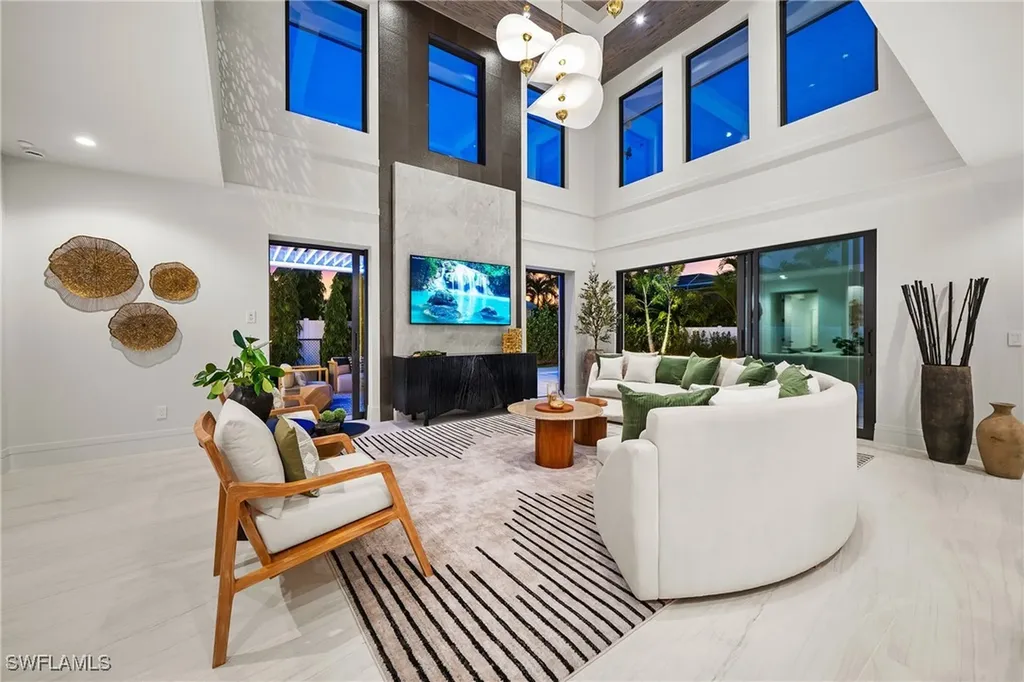 1261 13th Avenue N Naples FL 34102