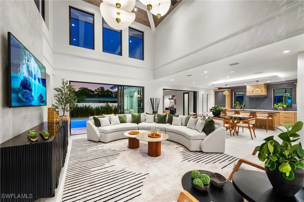 1261 13th Avenue N Naples FL 34102