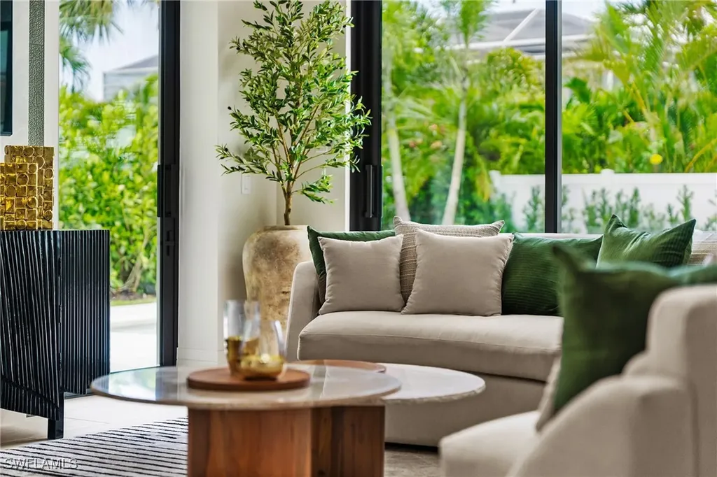 1261 13th Avenue N Naples FL 34102