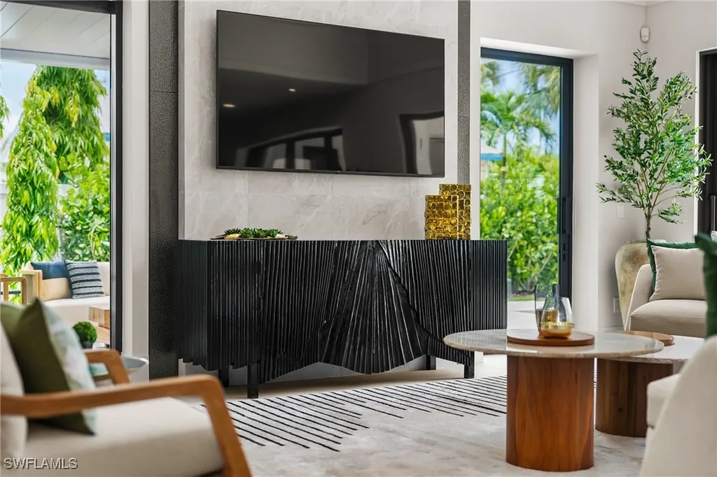 1261 13th Avenue N Naples FL 34102