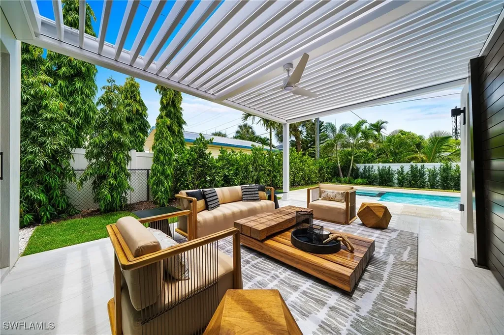 1261 13th Avenue N Naples FL 34102