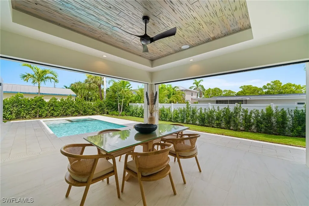 1261 13th Avenue N Naples FL 34102