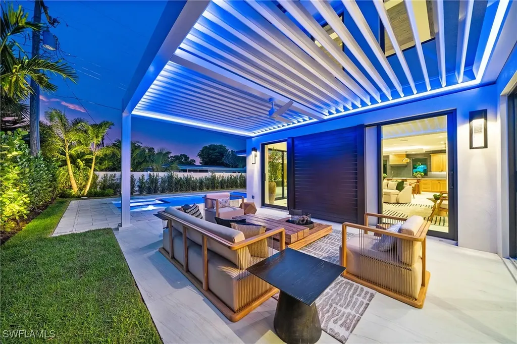 1261 13th Avenue N Naples FL 34102