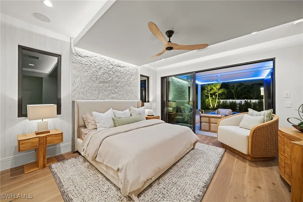 1261 13th Avenue N Naples FL 34102