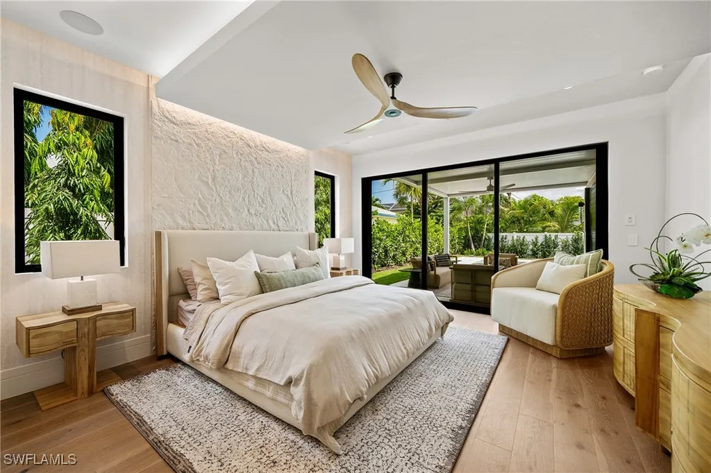 1261 13th Avenue N Naples FL 34102