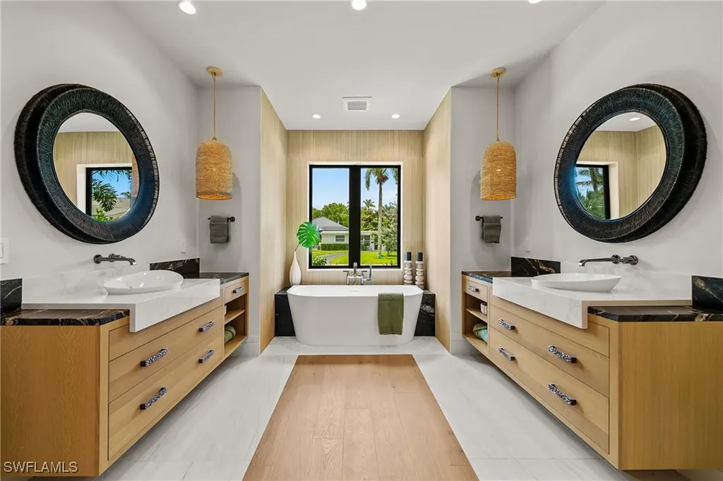 1261 13th Avenue N Naples FL 34102