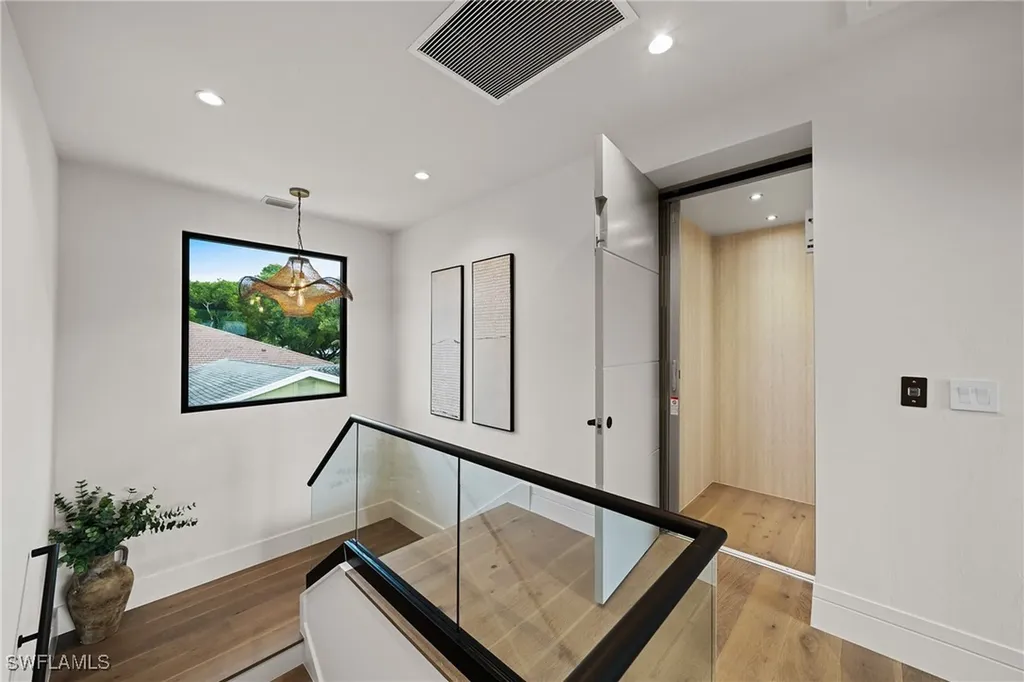 1261 13th Avenue N Naples FL 34102