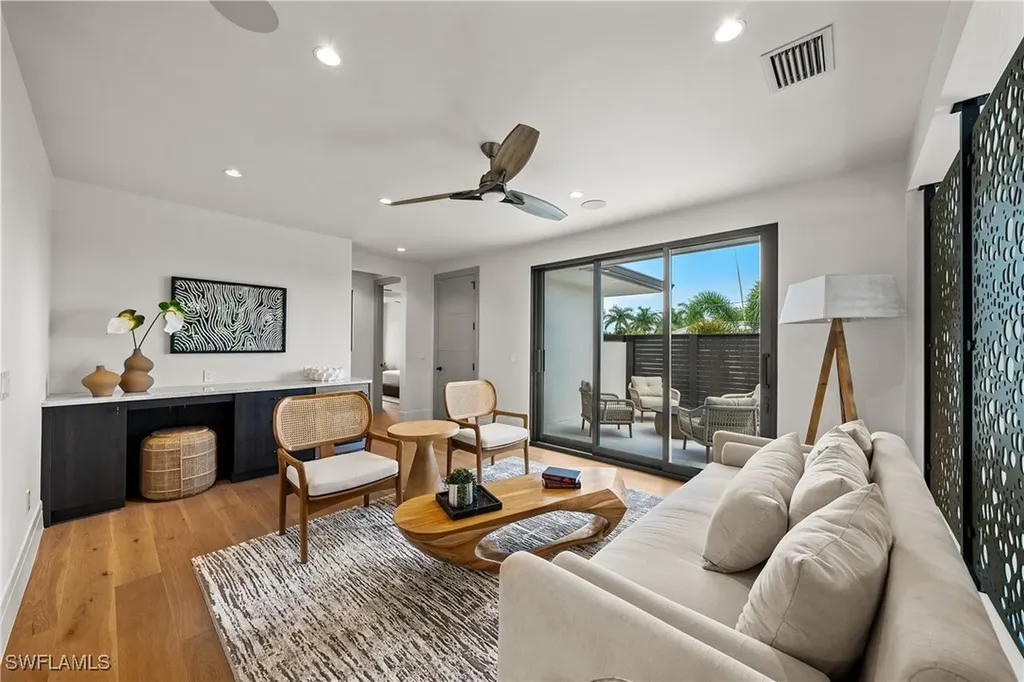 1261 13th Avenue N Naples FL 34102