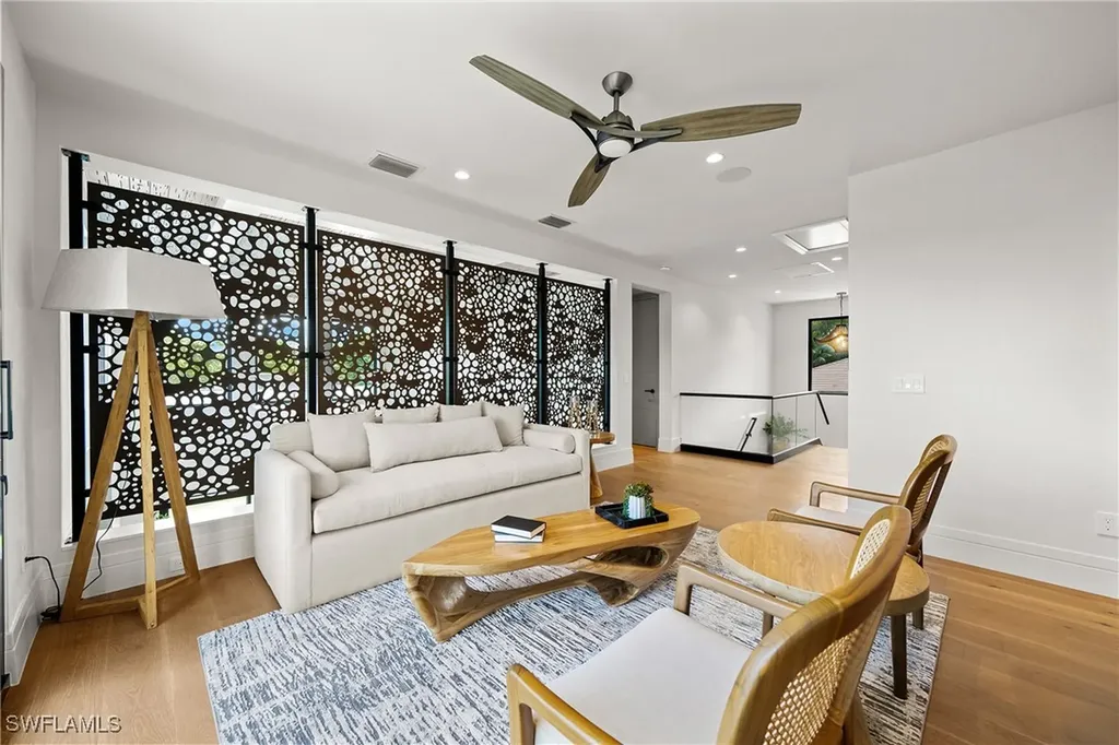 1261 13th Avenue N Naples FL 34102