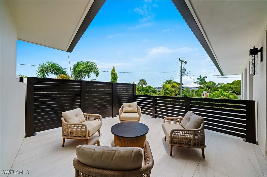 1261 13th Avenue N Naples FL 34102