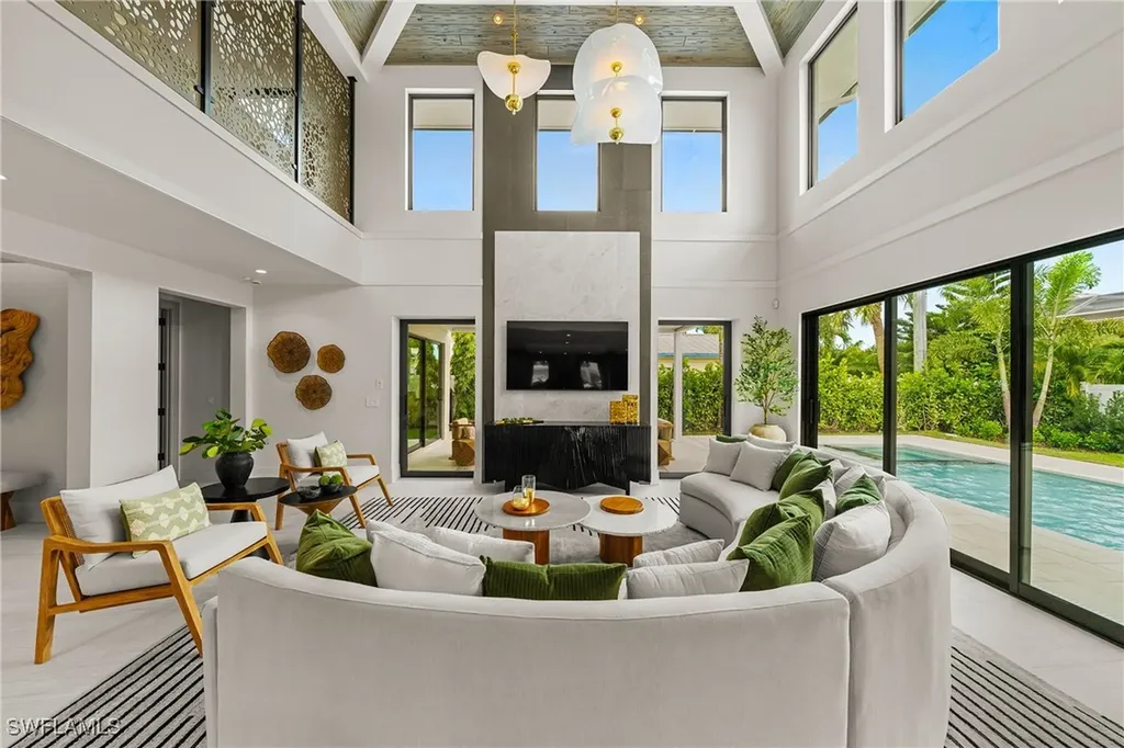 1261 13th Avenue N Naples FL 34102