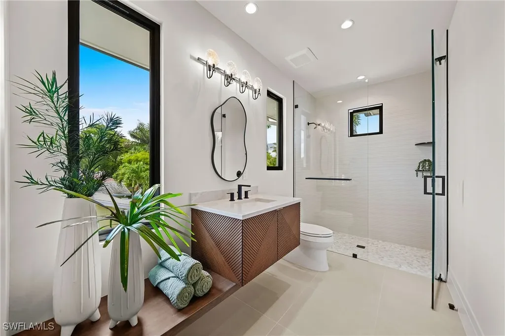 1261 13th Avenue N Naples FL 34102