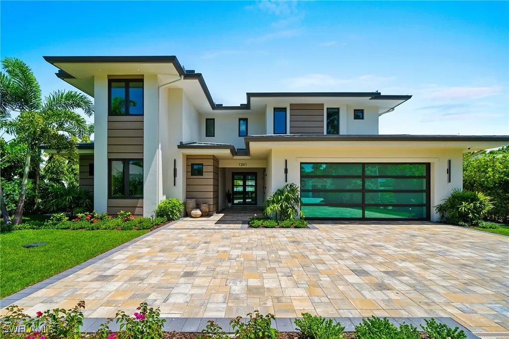 1261 13th Avenue N Naples FL 34102