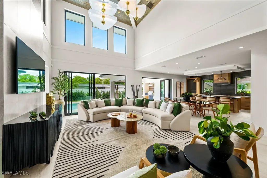 1261 13th Avenue N Naples FL 34102