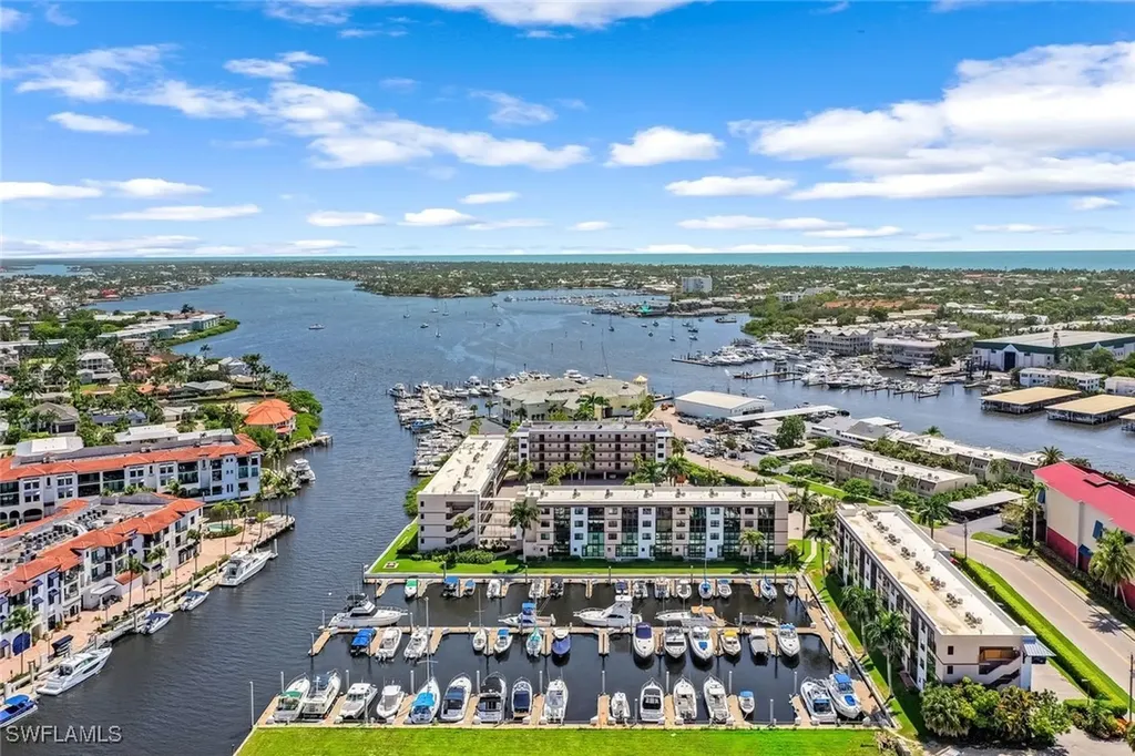 807 River Point Drive Naples FL 34102