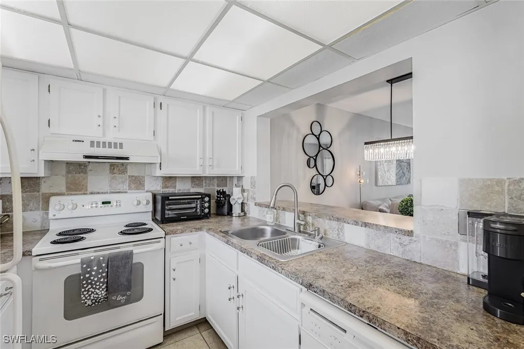 807 River Point Drive Naples FL 34102