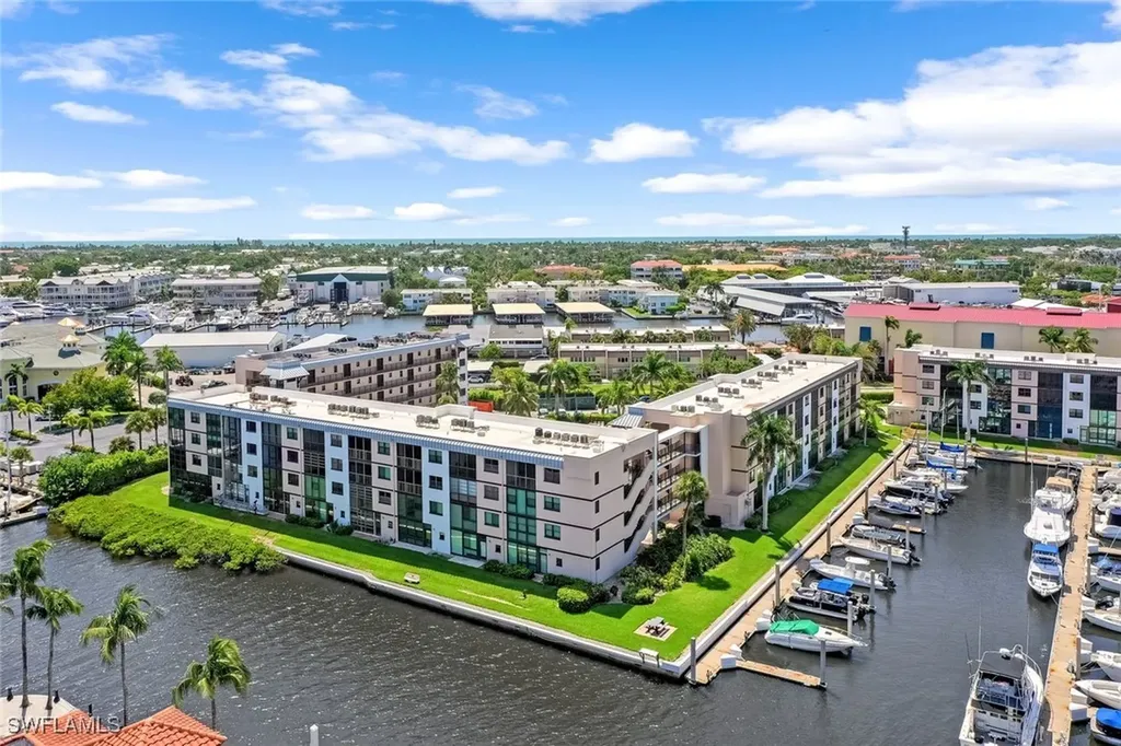 807 River Point Drive Naples FL 34102