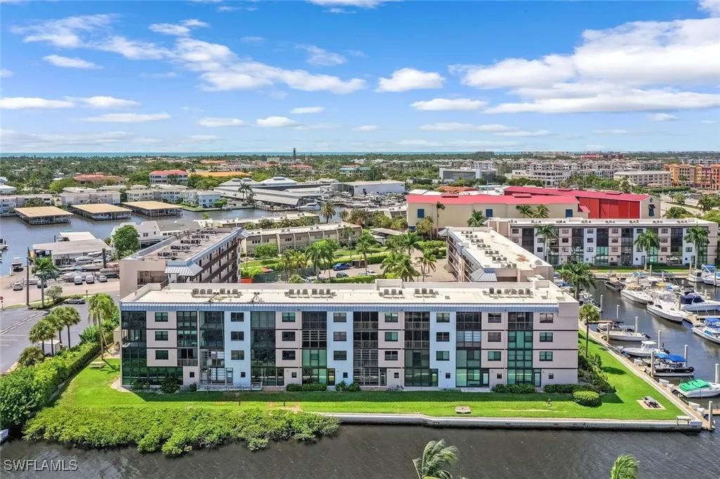 807 River Point Drive Naples FL 34102