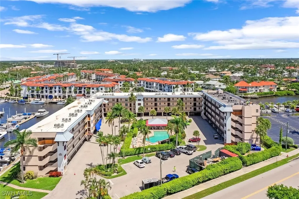 807 River Point Drive Naples FL 34102