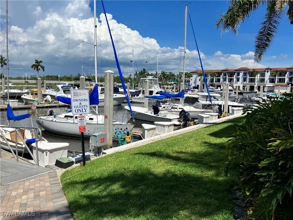 807 River Point Drive Naples FL 34102