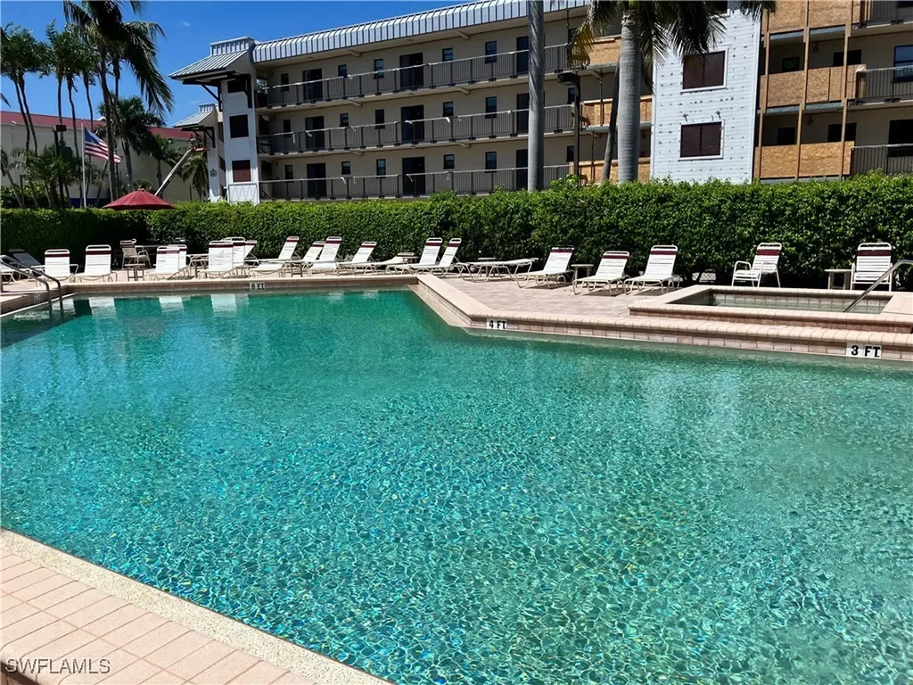807 River Point Drive Naples FL 34102