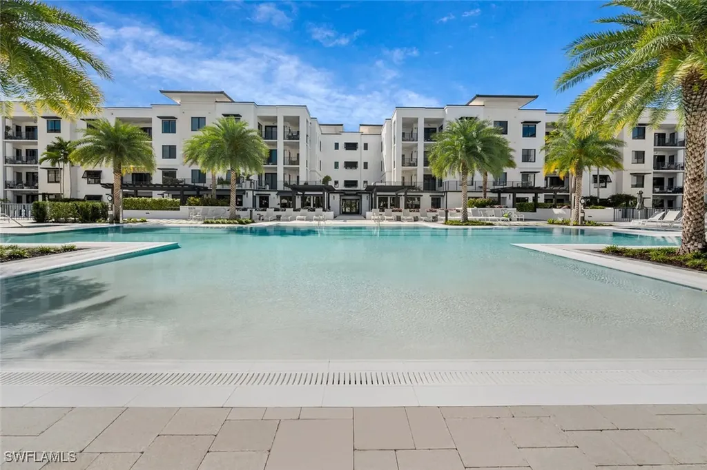 1125 Central Avenue Naples FL 34102