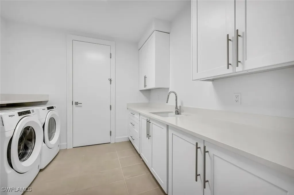 1125 Central Avenue Naples FL 34102