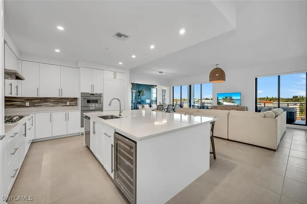 1125 Central Avenue Naples FL 34102
