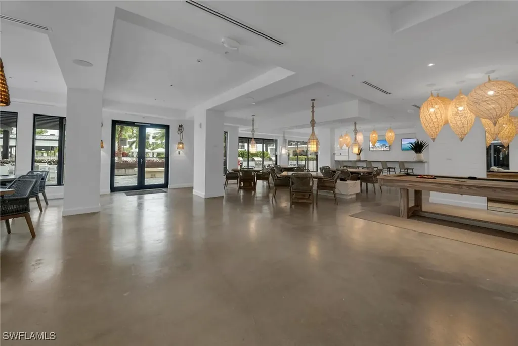 1125 Central Avenue Naples FL 34102