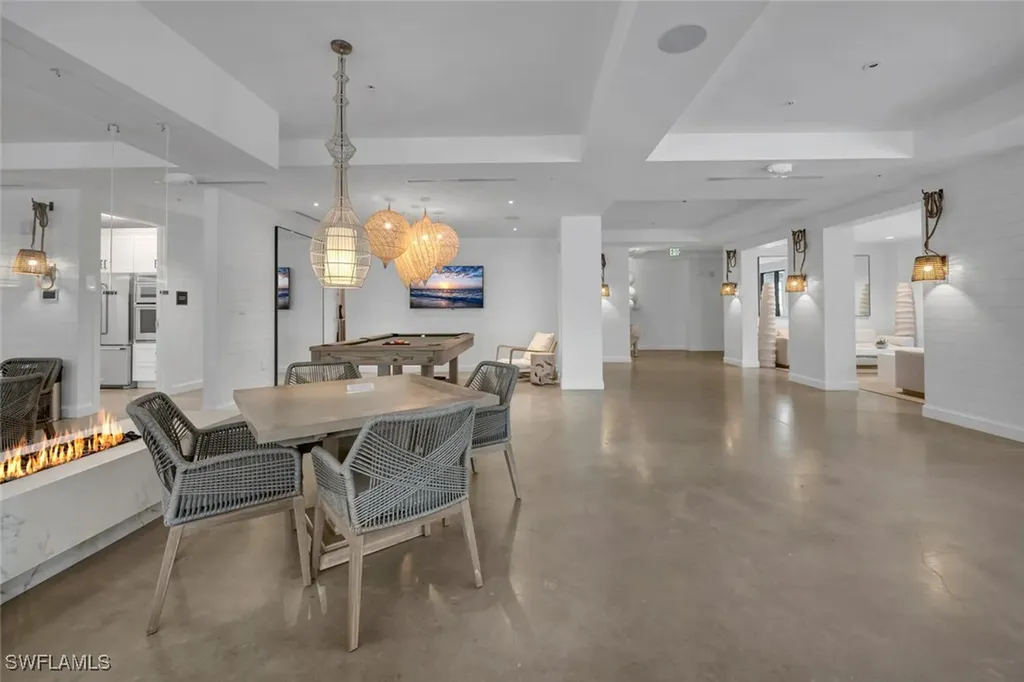 1125 Central Avenue Naples FL 34102