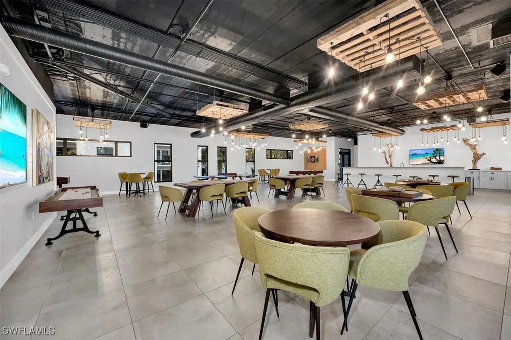 1125 Central Avenue Naples FL 34102