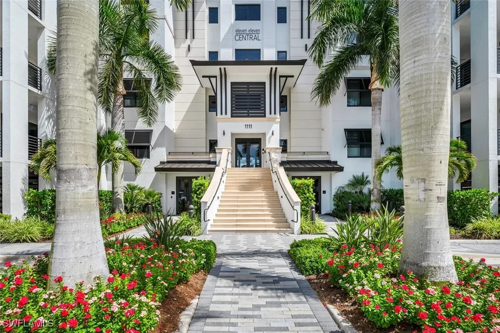 1125 Central Avenue Naples FL 34102
